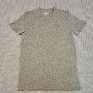 Hollister Men's Gray T-Shirt